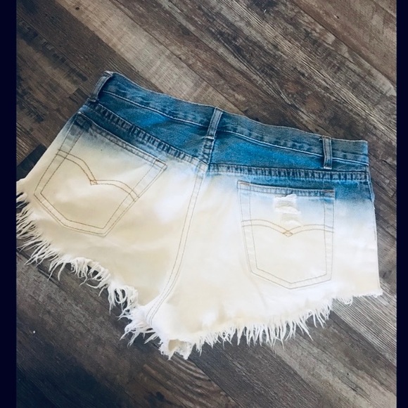 Signature8 stud Ombre Control Denim bootie shorts - Picture 7 of 8